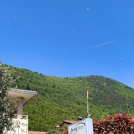 Flyingaway Borso del Grappa Exterior foto